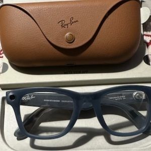 Ray-ban meta transition sunglasses paid 375. Asking 250